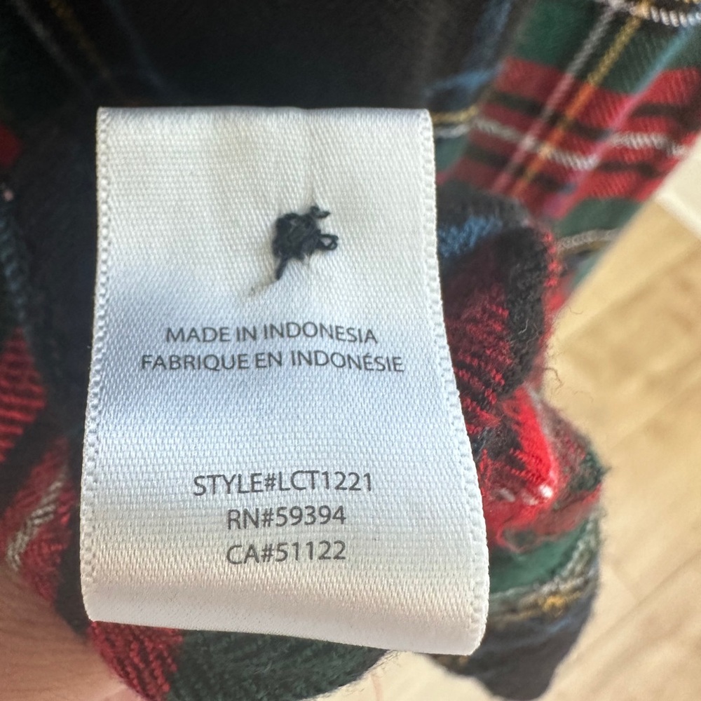 Beach lunch lounge, size large, tartan flannel button down GUC - Picture 5 of 7